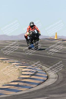 media/Dec-01-2025-Moto Forza (Mon) [[2daa91e15f]]/2-Intermediate Group/Session 2 (Turns 9 and 10)/